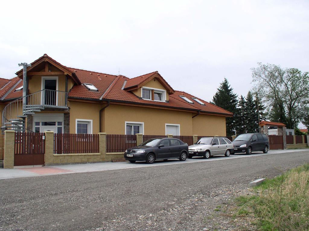 Penzion Rozkoš Průhonice Esterno foto