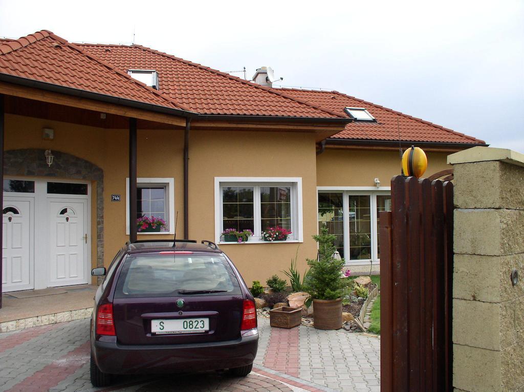 Penzion Rozkoš Průhonice Esterno foto